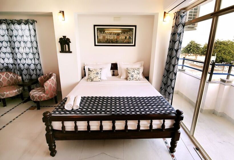 Quarto Premium Vista Lago, The Lake View Hotel  On Lake Pichola