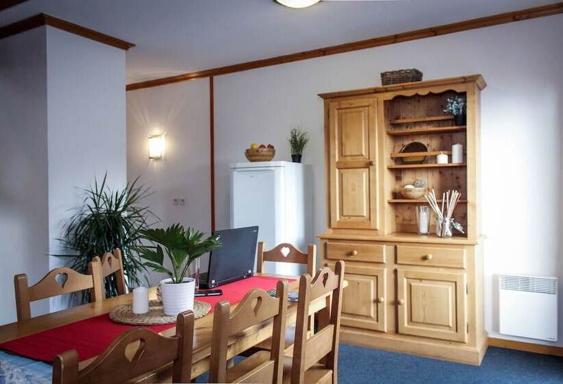 Апартаменты 3 Спальни, Vaujanylocations   Les Valmonts