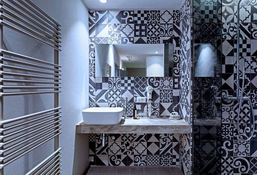 Quarto Triplo Estandar, Bell Suite