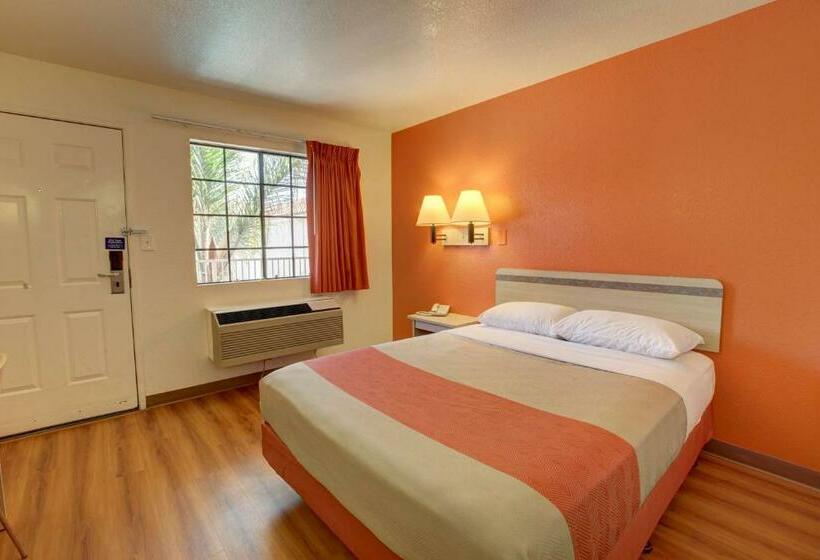 Номер Стандарт, Motel 6bellflower, Ca  Los Angeles
