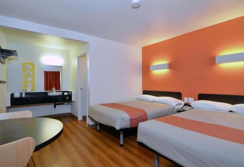 Четырехместный Номер Deluxe, Motel 6palm Desert, Ca  Palm Springs Area