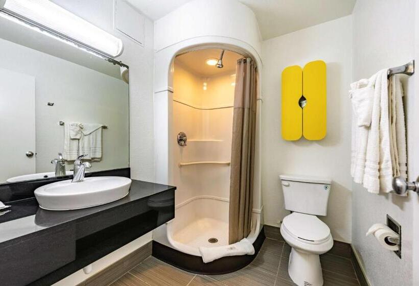 اتاق لوکس چهار تخته, Studio 6 Monroe, La  Hwy 165
