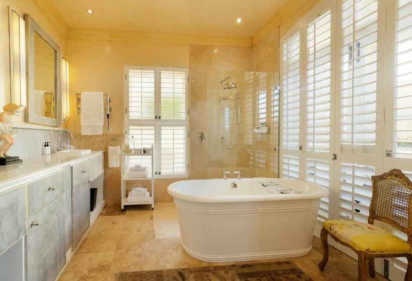 اتاق لوکس با تخت بزرگ, Birkenhead House