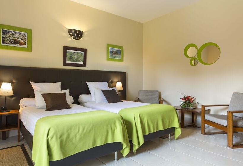 اتاق استاندارد, Relais Des Plateaux & Spa– Ivato International Airport