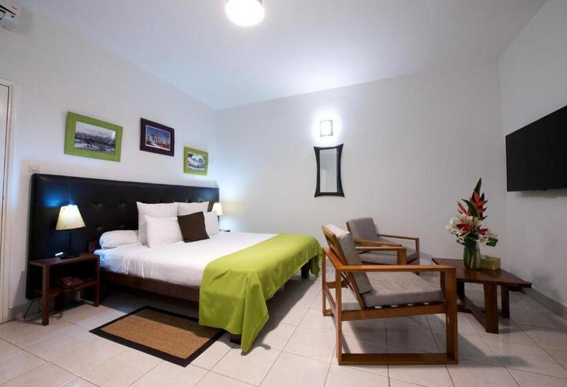 اتاق استاندارد, Relais Des Plateaux & Spa– Ivato International Airport