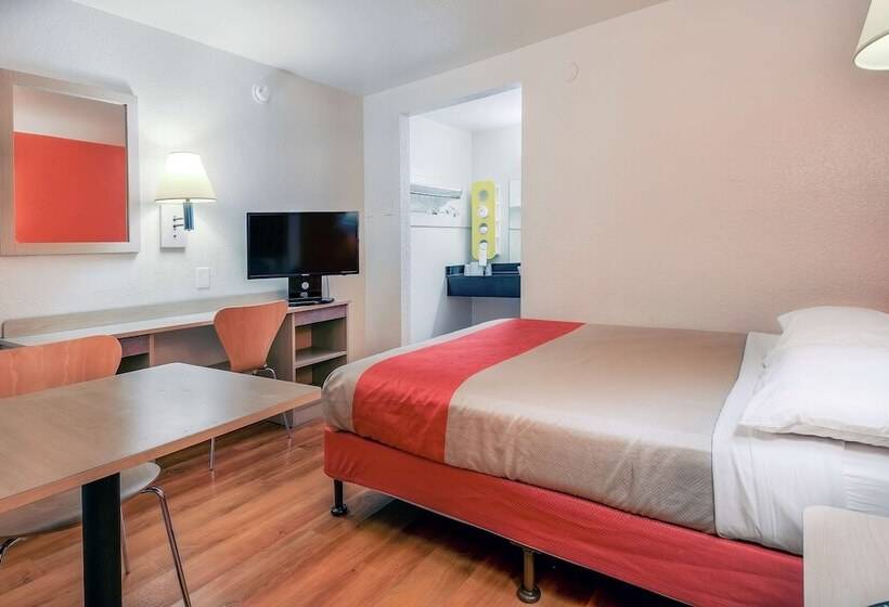 Номер Deluxe, Motel 6 Chino, Ca   Los Angeles Area