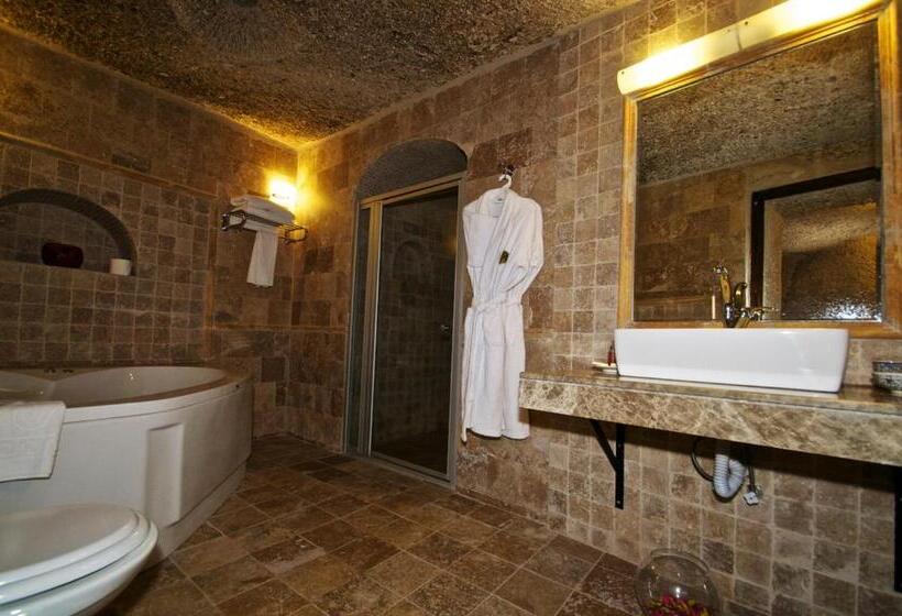 سوئیت با تخت بزرگ, Grand Cave Suites