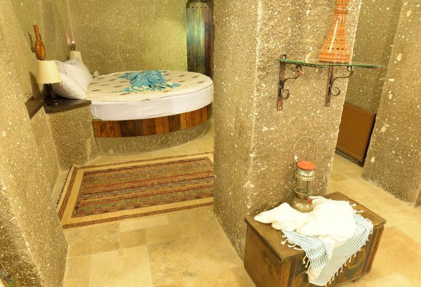 سوئیت با تخت بزرگ, Grand Cave Suites