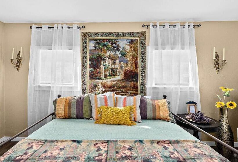 اتاق لوکس, Golden Magnolia Marina Resort