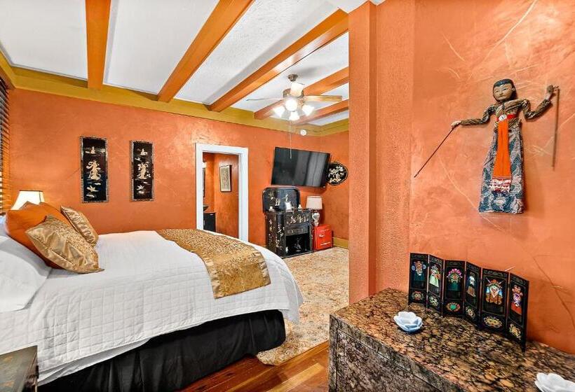 Deluxe Suite King Bed, Golden Magnolia Marina Resort