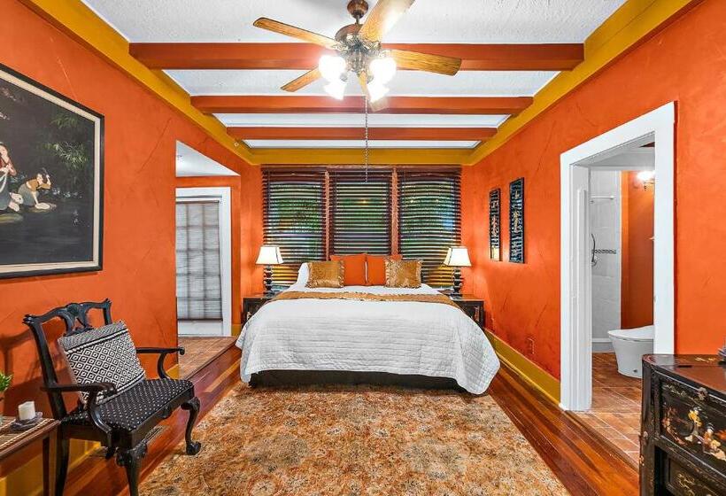Deluxe Suite King Bed, Golden Magnolia Marina Resort
