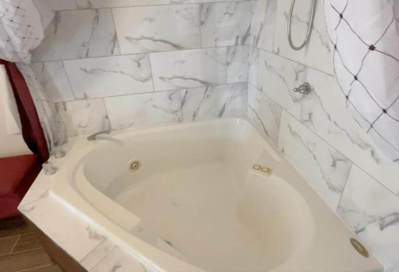 سوییت لوکس, Golden Magnolia Marina Resort