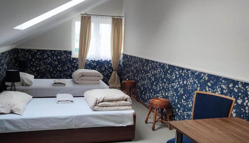 Quarto Estandar, Pokoje Kraska 36
