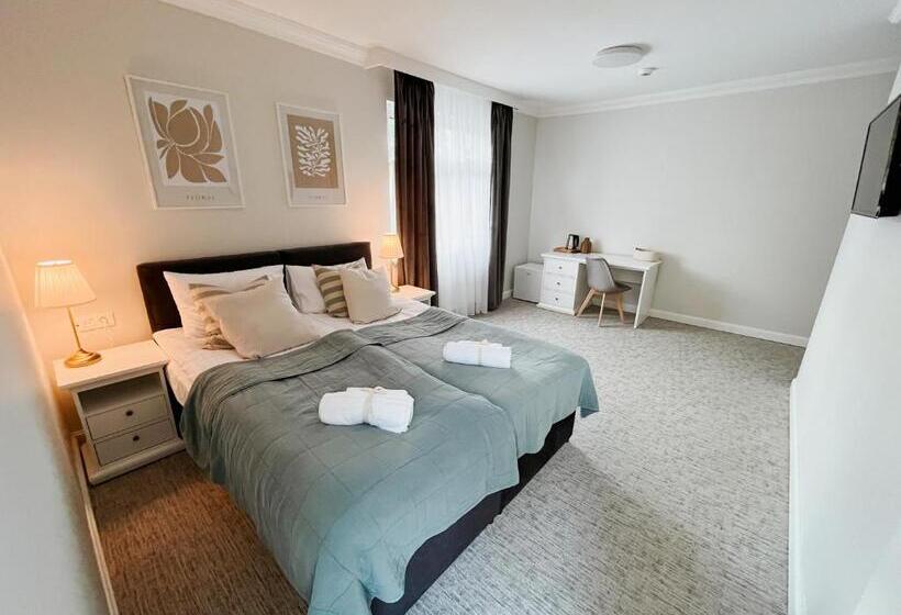 اتاق استاندارد چهار تخته, Villa Adele