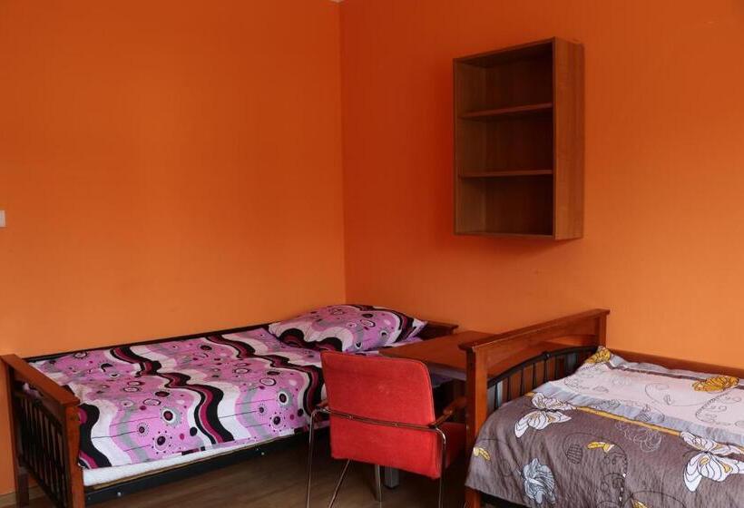 اتاق استاندارد سه نفره, Dom Studenta Pans   Akademik, Hostel