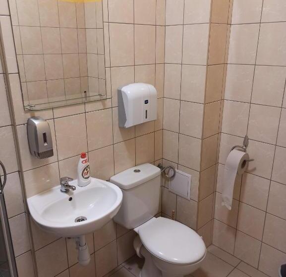 اتاق استاندارد چهار تخته, Dom Studenta Pans   Akademik, Hostel