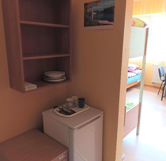 اتاق استاندارد چهار تخته, Dom Studenta Pans   Akademik, Hostel