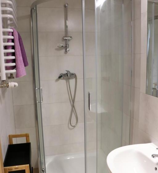 اتاق استاندارد یک نفره, Dom Studenta Pans   Akademik, Hostel