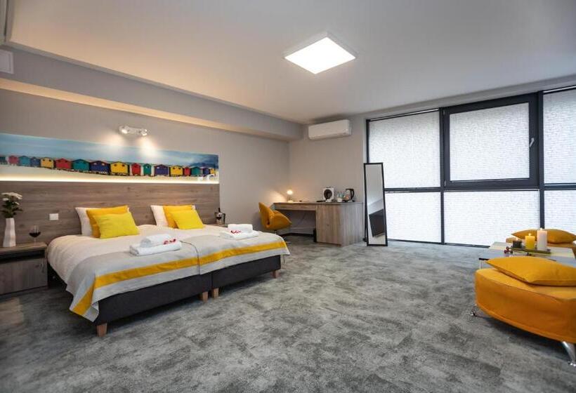 豪华三人间, Apartamenty Elitmat