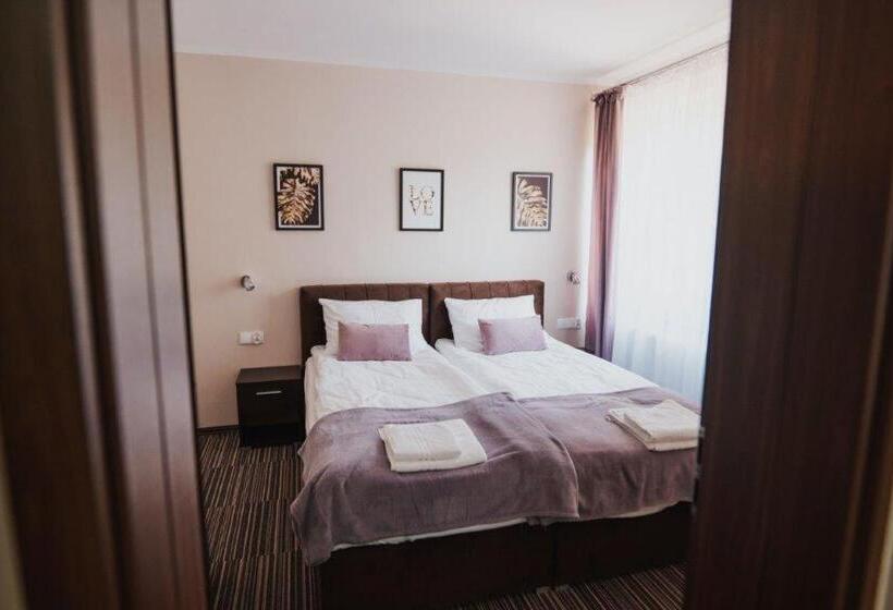 اتاق استاندارد چهار تخته, Villa Paula