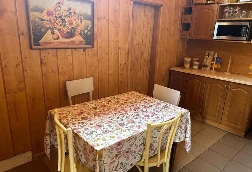 标准间, Stajnia Bukwica