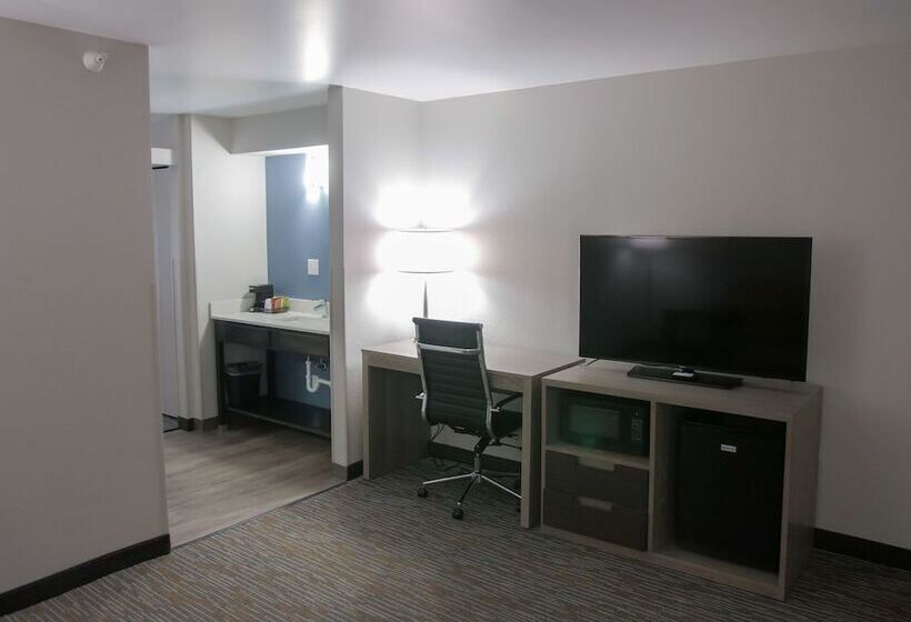 Люкс, Wingate By Wyndham Louisville Airport Expo Center