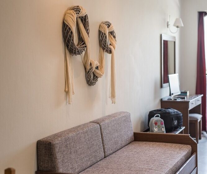 استودیوی استاندارد, Mirtilos Studios & Apartments
