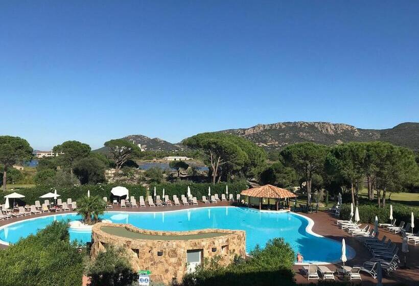 2 Bedroom Apartment Pool View, Residence Salina Bay