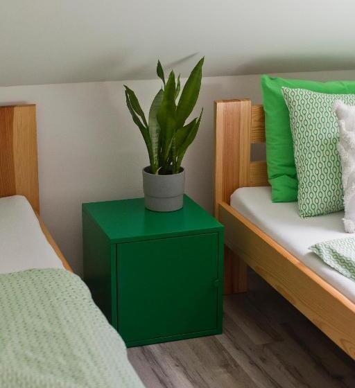 Четырехместный Номер Стандарт, Hostel 33