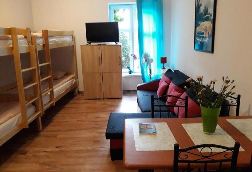 تختخواب در اتاق مشترک, Hostel Gliwice Centrum