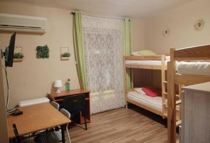 اتاق استاندارد چهار تخته, Hostel Gliwice Centrum