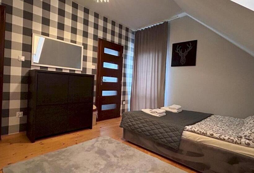 Quarto Economy, Baza Grapa Dom Pokoje Do Wynajęcia