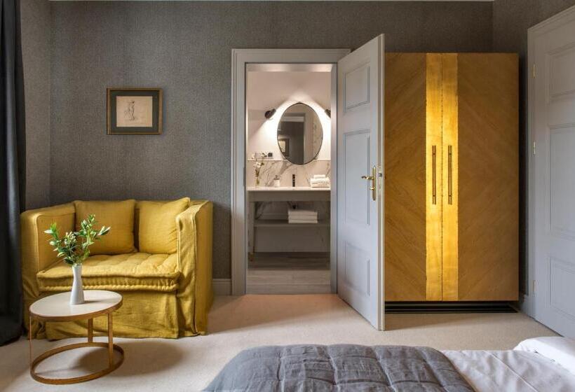 Номер Deluxe, Zamek Sarny   Schloss Scharfeneck