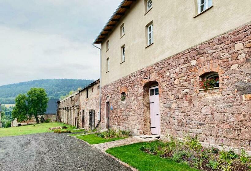 Люкс, Zamek Sarny   Schloss Scharfeneck