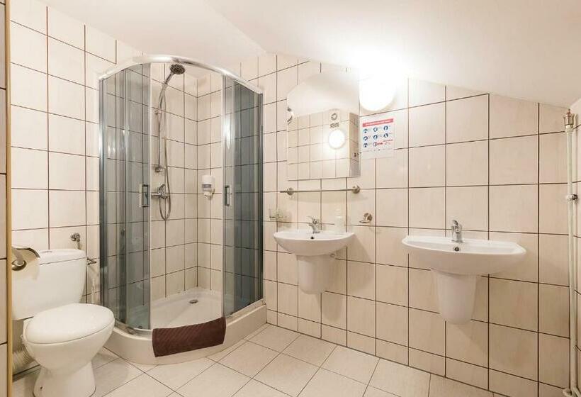 اتاق استاندارد چهار تخته, Wołosań B&b