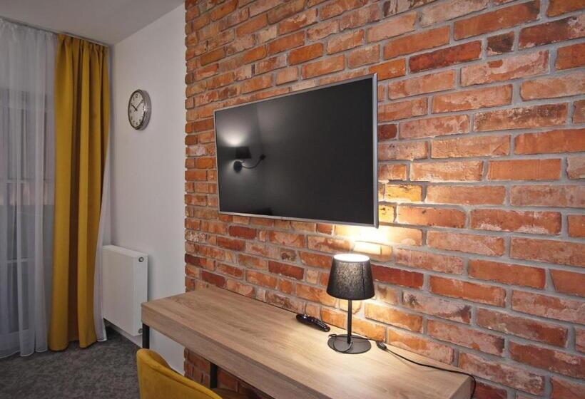 اتاق لوکس با بالکن, Apartamenty Gostyń