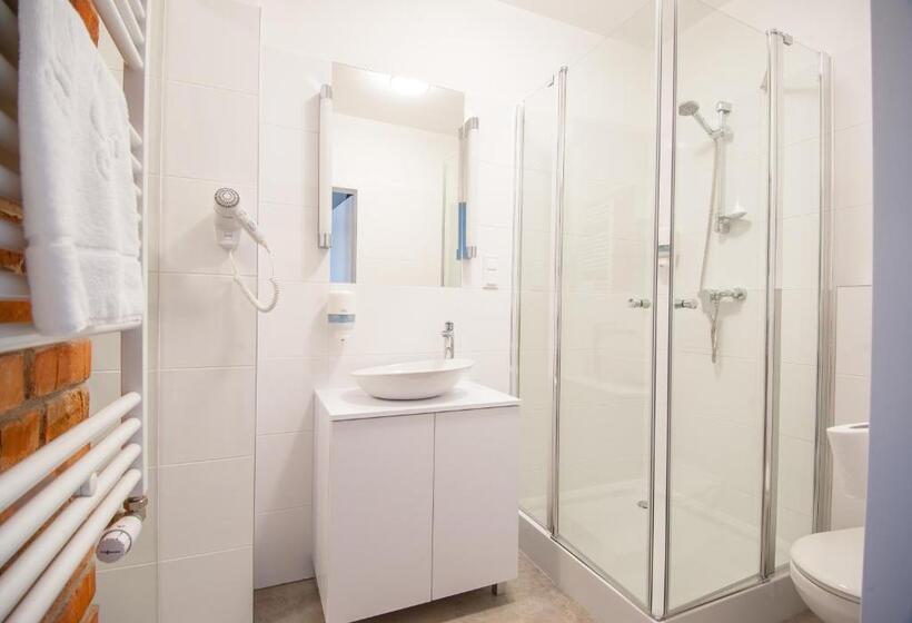 اتاق لوکس سه تخته, Apartamenty Gostyń