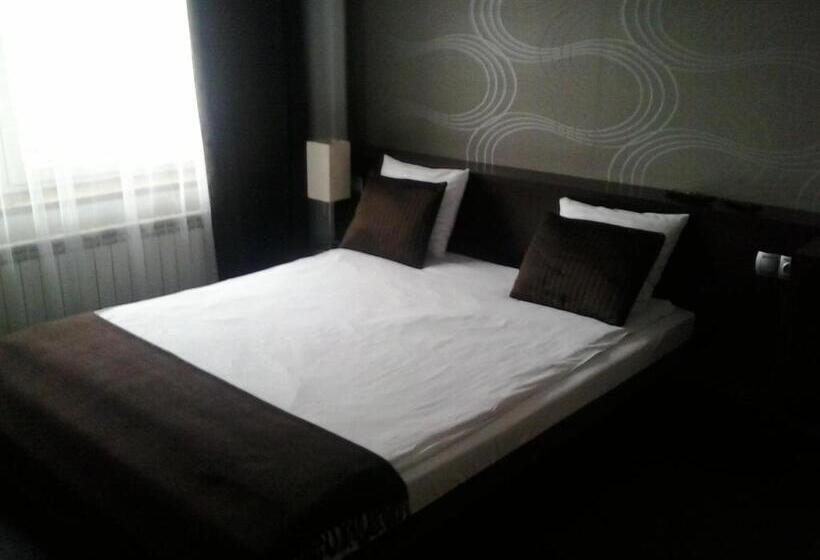 Номер Deluxe, Azymut Hotel & Restaurant