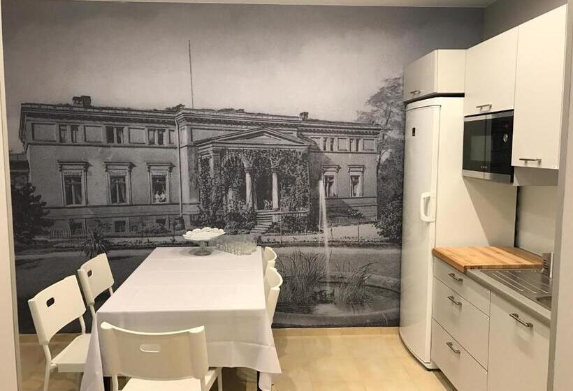 标准三人间共用浴室, Noclegi Mikołów