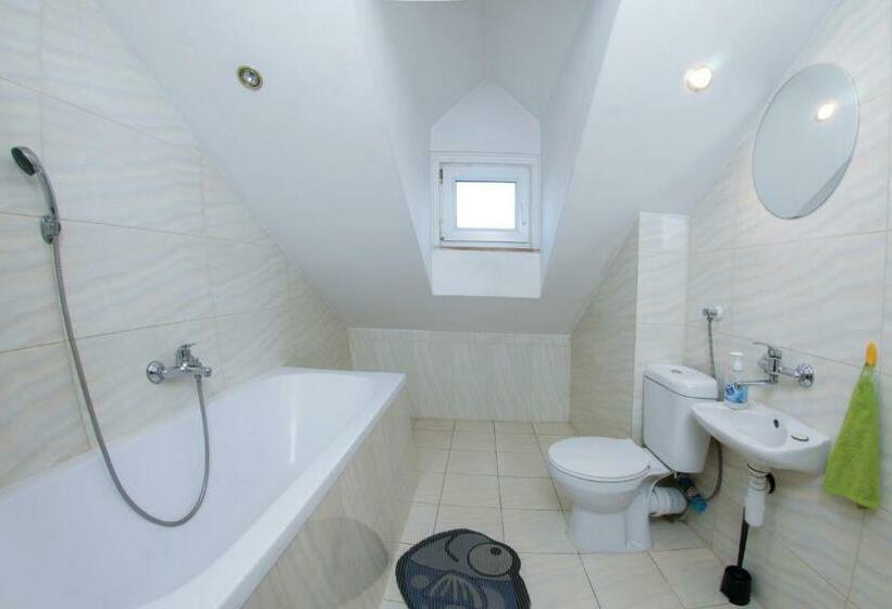 اتاق استاندارد چهار تخته, Place4us