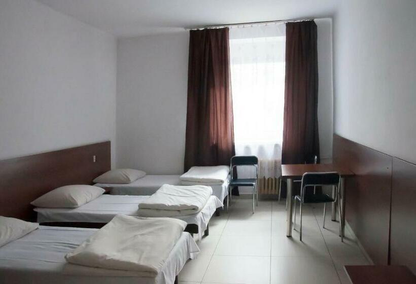اتاق استاندارد سه تخته با سرویس بهداشتی مشترک, Twój Hostel Klimczoka 7