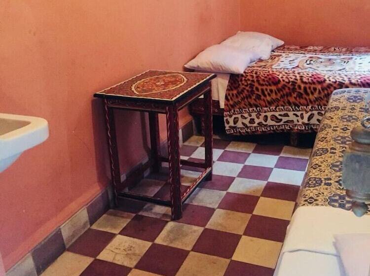 Chambre Triple Standard, Medina
