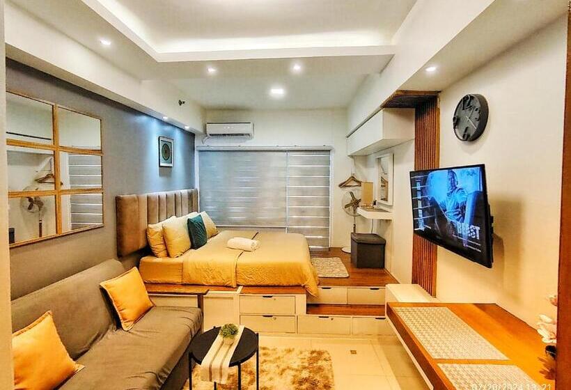 발코니가 있는 스위트, Stylish Condo Hotel Style At Fame Residences Mandaluyong
