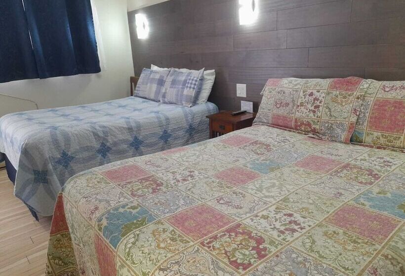 经济房, Three Island Motel