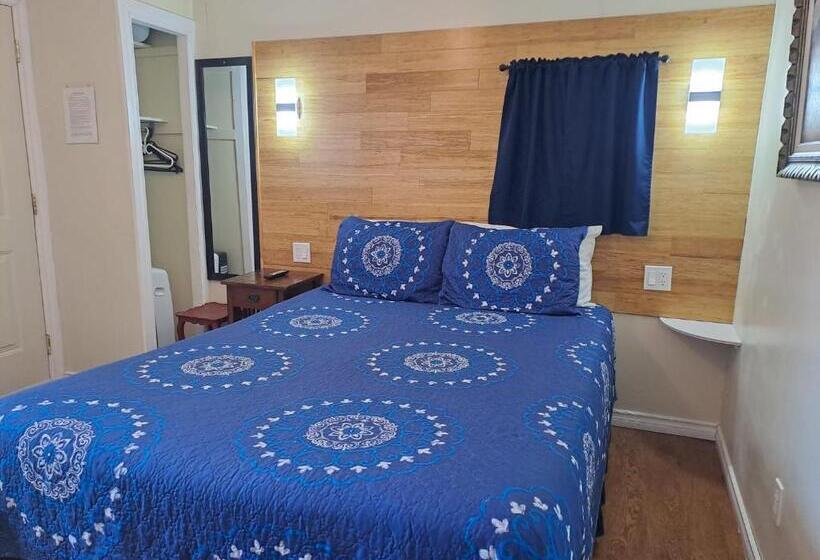 标准间, Three Island Motel