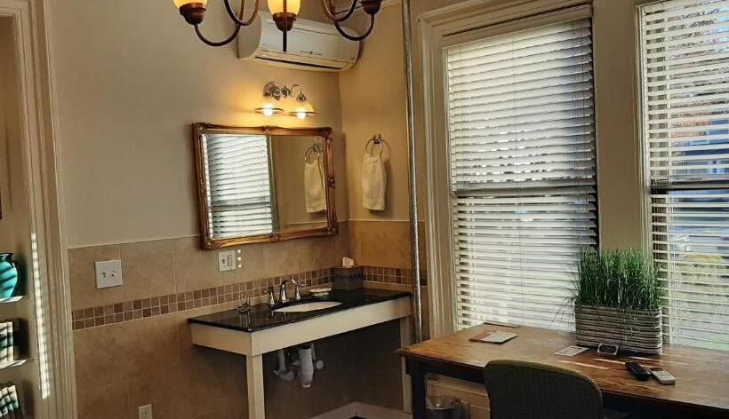 장애인을 위한 스탠다드 룸, Debary Inn