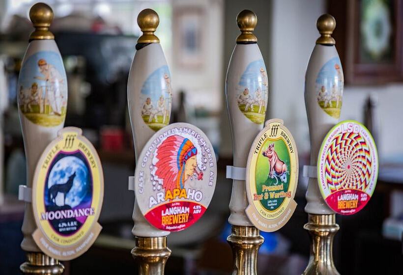 Номер Стандарт, The Cricketers Inn