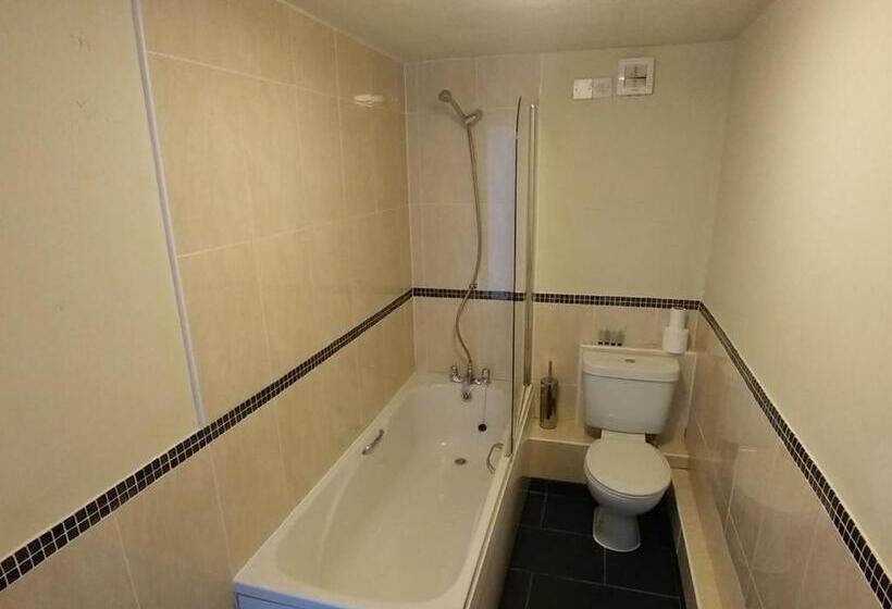 Номер Стандарт, The Engine Inn