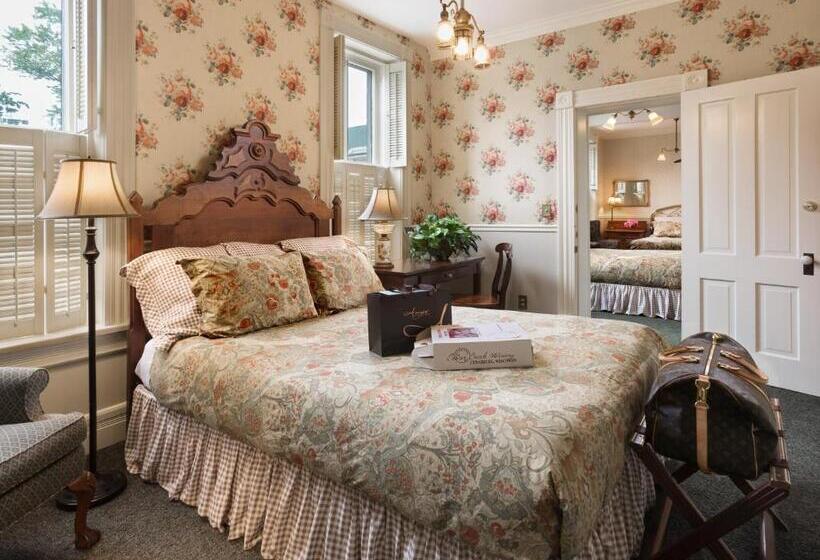Номер Стандарт с Гидромассажем, Washington House Inn