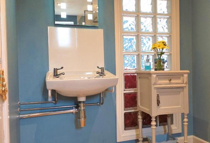 Студио Стандарт Вид на Сад, Lobhill Farmhouse Bed And Breakfast And Self Catering Accommodation